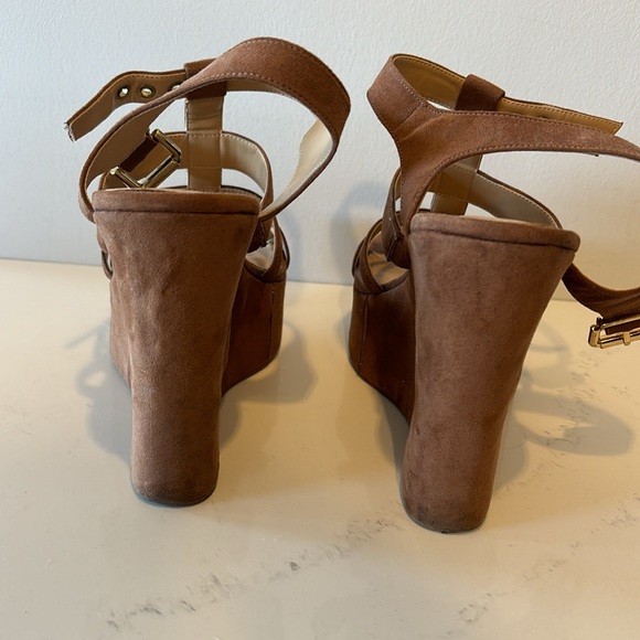 Brown plateform heels - Picture 2 of 2